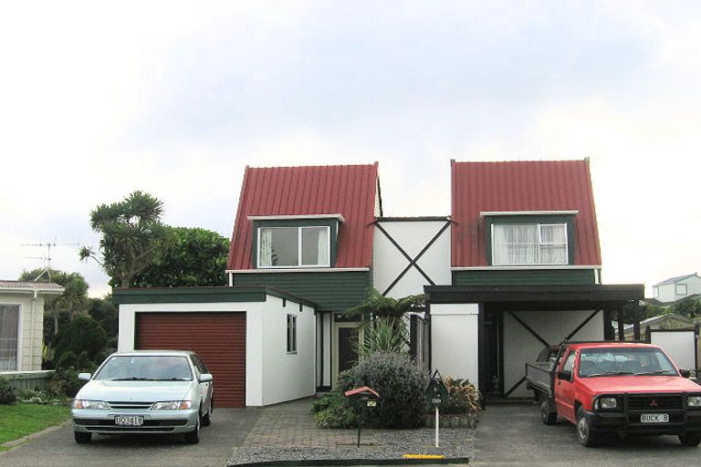 Photo of property in 5b Bermuda Grove, Paraparaumu Beach, Paraparaumu, 5032