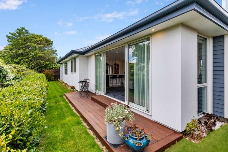 Photo of property in 414a Bower Avenue, Parklands, Christchurch, 8083