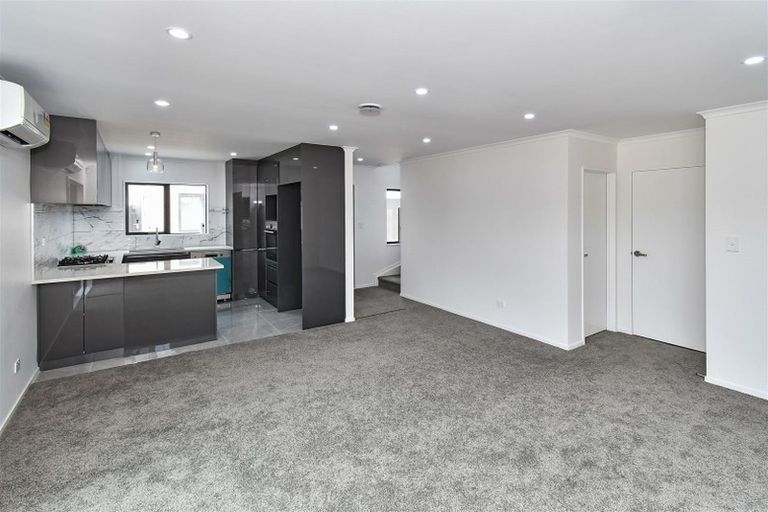 Photo of property in 20a Survila Street, Takanini, 2110