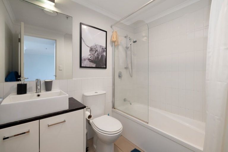 Photo of property in Algarve Apartments, 202/332 Maunganui Road, Mount Maunganui, 3116