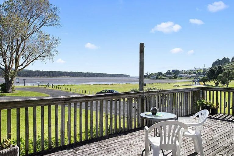 Photo of property in 88 Maunsell Road, Port Waikato, 2695