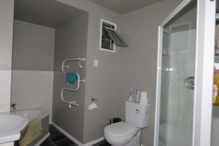 Photo of property in 24 Fonblanque Street, Westport, 7825