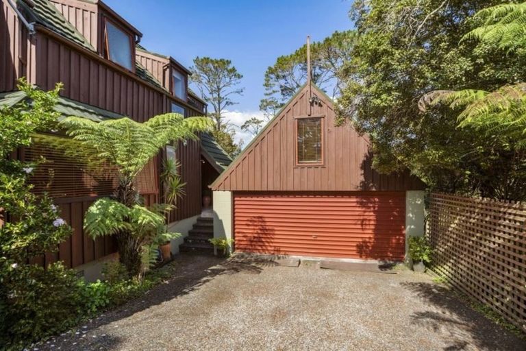 Photo of property in 24 Blundell Place, Chatswood, Auckland, 0626