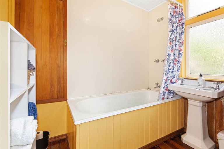 Photo of property in 81 Wellington Road, Paekakariki, 5034