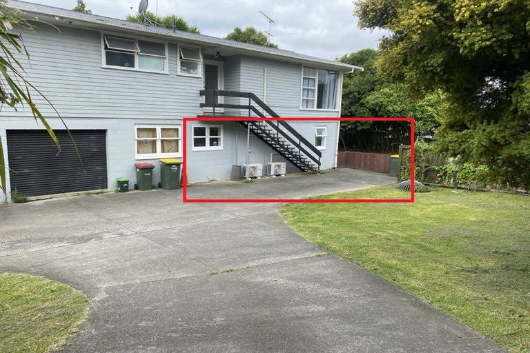 Photo of property in 17 Lynwood Road, New Lynn, Auckland, 0600