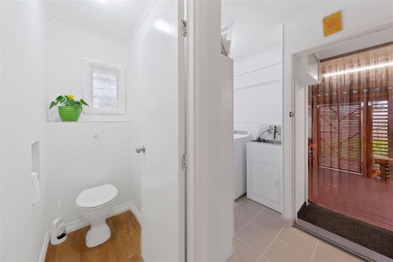 Photo of property in 17 Bolton Place, Otara, Auckland, 2023