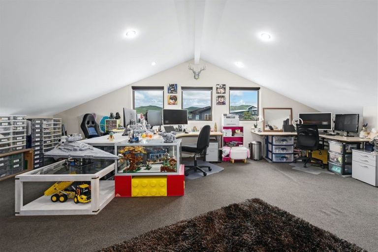 Photo of property in 8 Kahurangi Heights, Aotea, Porirua, 5024