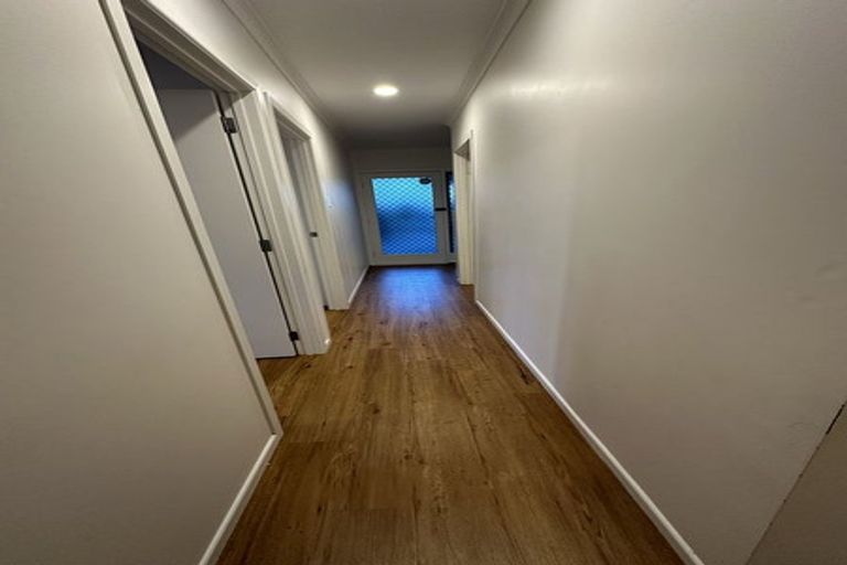 Photo of property in 42 Hilling Street, Titirangi, Auckland, 0604