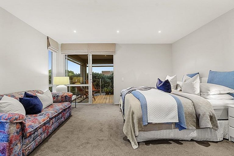 Photo of property in 2a Rushden Terrace, Red Beach, 0932