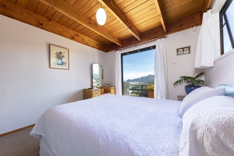 Photo of property in 46 Rayner Road, Piha, New Lynn, 0772