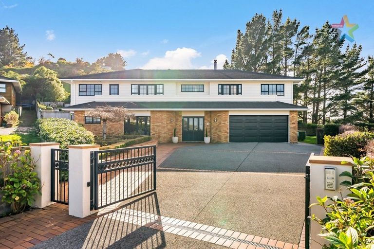 Photo of property in 44 Arahiwi Grove, Tirohanga, Lower Hutt, 5010