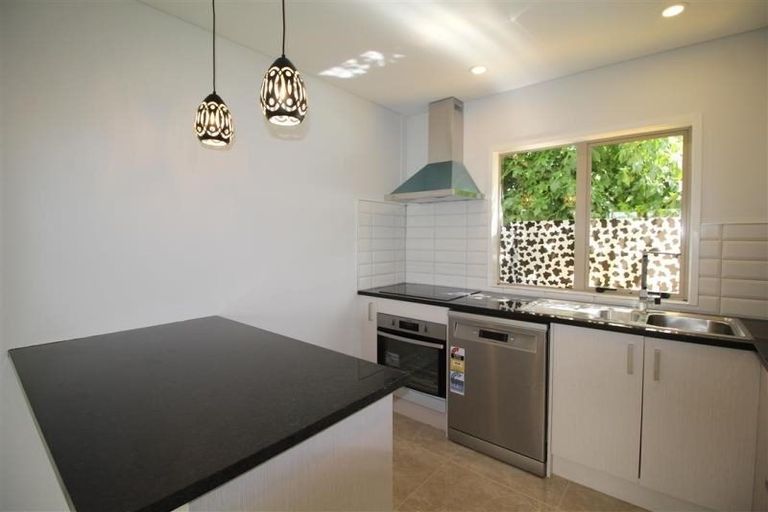 Photo of property in Emery Gardens, 7/4 Ambrico Place, New Lynn, Auckland, 0600
