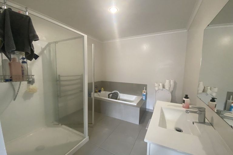 Photo of property in 6 Akeake Lane, Manurewa, Auckland, 2102