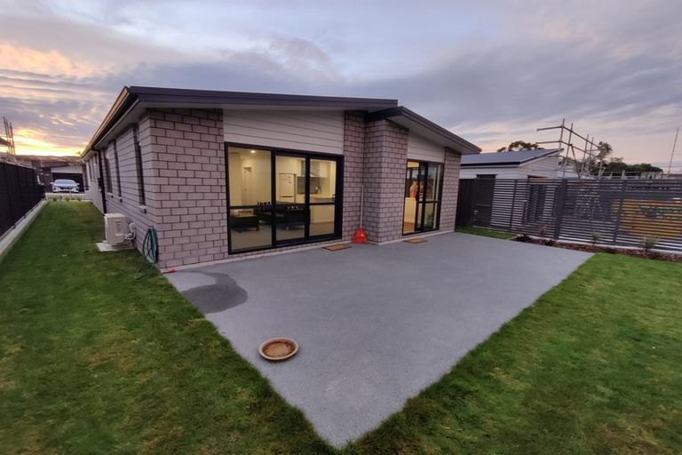 Photo of property in 8 Pihoihoi Place, Kenepuru, Porirua, 5022
