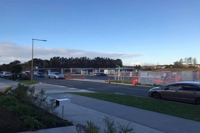 Photo of property in 16 Joshua Carder Drive, Hobsonville, Auckland, 0616