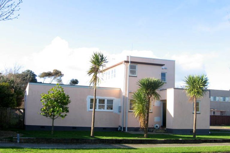Photo of property in 40 Savage Crescent, West End, Palmerston North, 4412