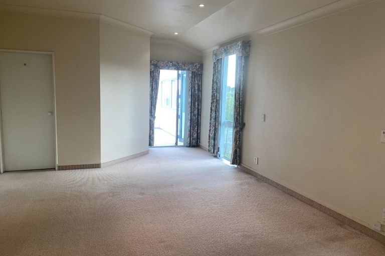 Photo of property in 39 Lanyon Place, Whitby, Porirua, 5024