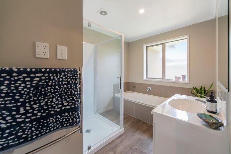 Photo of property in 26 Shillingford Boulevard, Rolleston, 7615