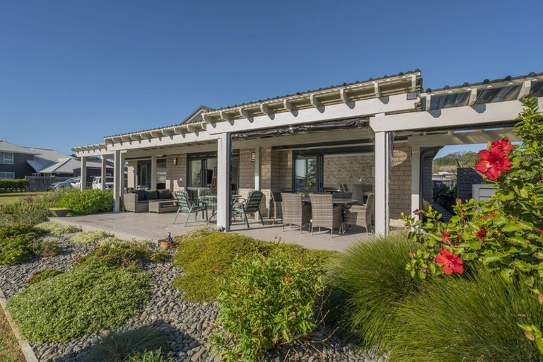 Photo of property in 14 Motukorure Parade, Cooks Beach, Whitianga, 3591