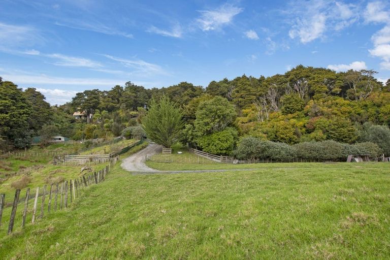 Photo of property in 54 Paparoa Station Road, Paparoa, 0571