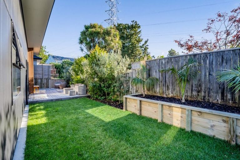 Photo of property in 7a Saxton Road, Upper Vogeltown, New Plymouth, 4310