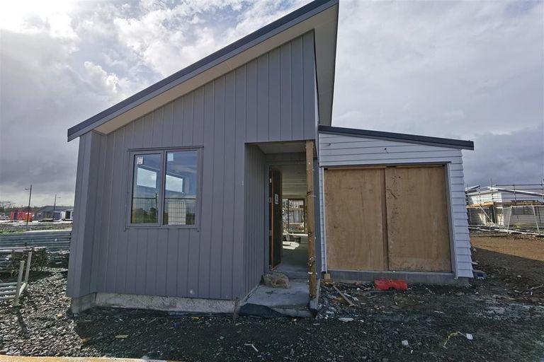 Photo of property in 6 Fredrick Hanson Road, Papakura, 2110