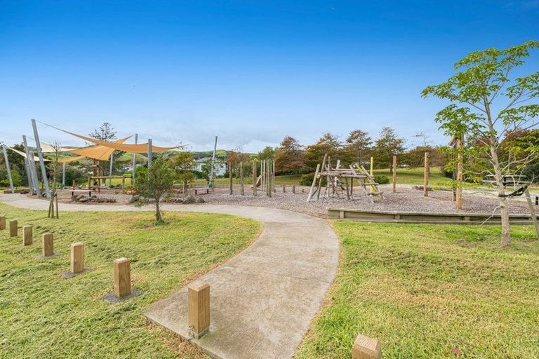 Photo of property in 34 Cabeleigh Drive, Helensville, 0800