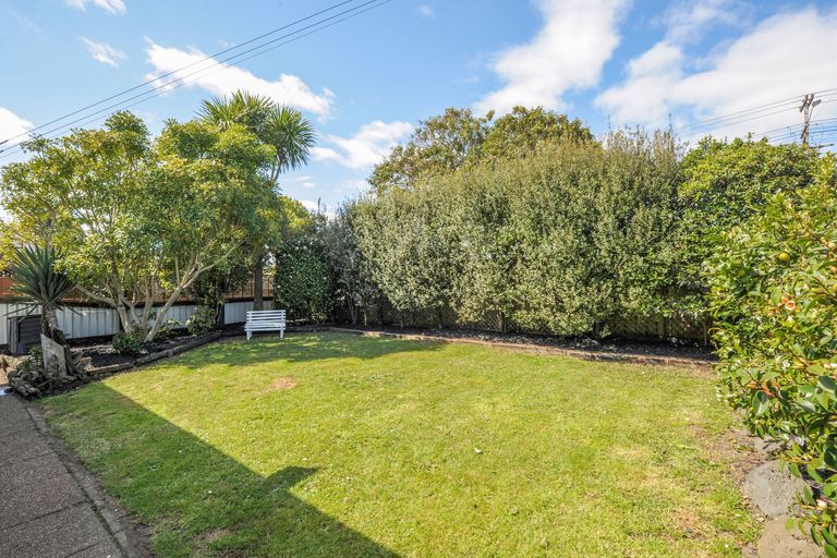 Photo of property in 1/15 Rosier Road, Glen Eden, Auckland, 0602