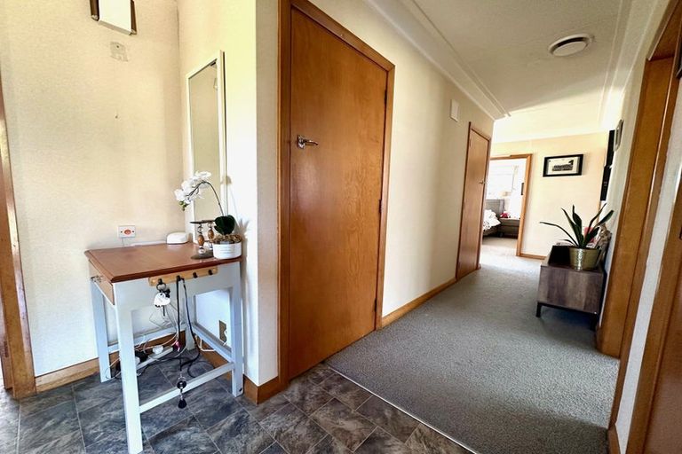 Photo of property in 16 Barnego Road, Balclutha, 9230