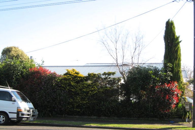 Photo of property in 39 Dorset Avenue, Westown, New Plymouth, 4310