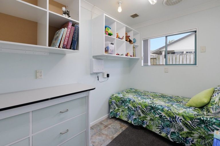 Photo of property in 4 Burnt Oak Drive, Pyes Pa, Tauranga, 3112