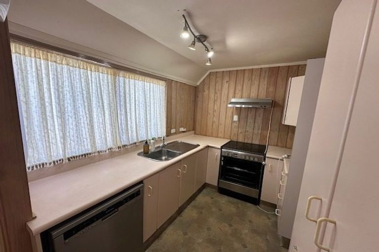 Photo of property in 1/4 Westpark Drive, West Harbour, Auckland, 0618