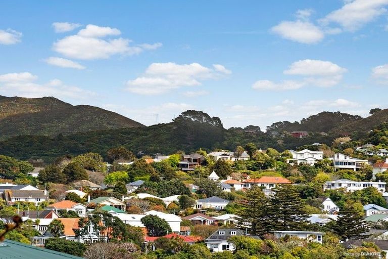 Photo of property in 113 Northland Road, Northland, Wellington, 6012