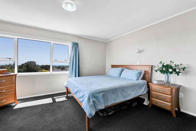 Photo of property in 138 Govett Avenue, Frankleigh Park, New Plymouth, 4310