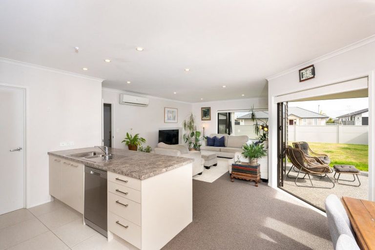 Photo of property in 25 Aparima Place, Awatoto, Napier, 4110