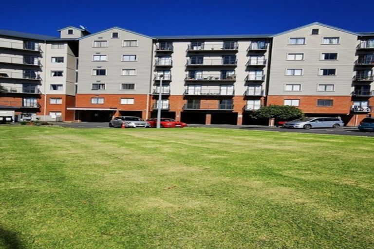 Photo of property in 2n/17 Crown Lynn Place, New Lynn, Auckland, 0600
