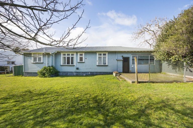 Photo of property in 1 Lena Place, Foxton, 4814