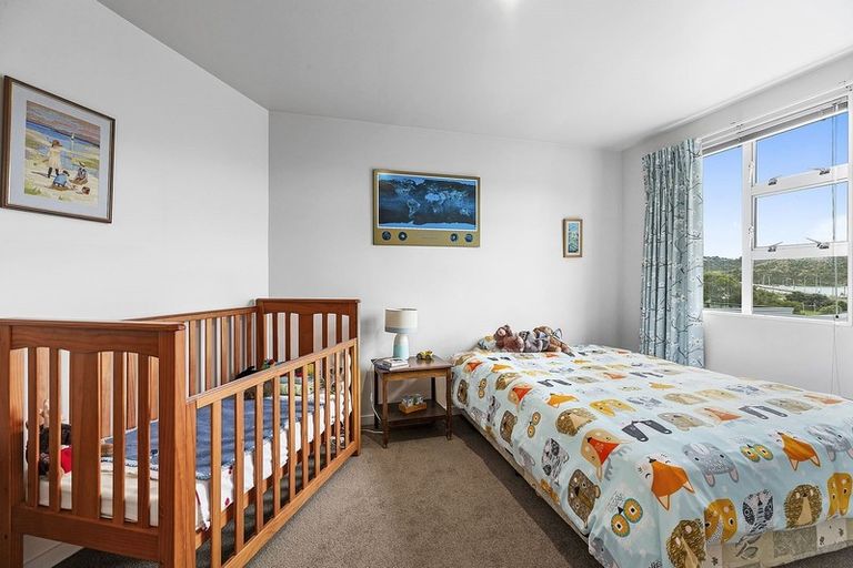 Photo of property in 32 Paremata Crescent, Paremata, Porirua, 5024