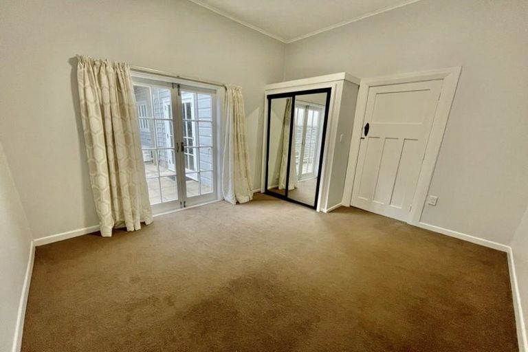 Photo of property in 73 Majoribanks Street, Mount Victoria, Wellington, 6011