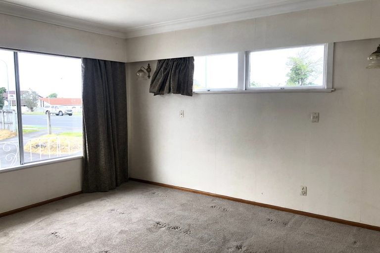 Photo of property in 474 East Coast Road, Windsor Park, Auckland, 0630