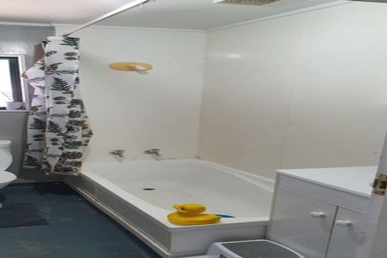 Photo of property in 4/25 Solveig Place, Randwick Park, Auckland, 2105