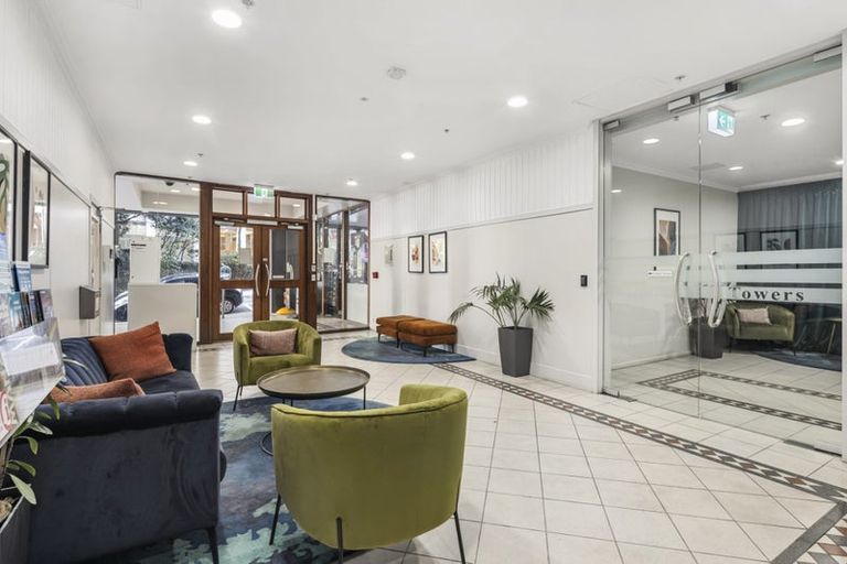 Photo of property in Atrium Towers, 5p/154 The Terrace, Wellington Central, Wellington, 6011