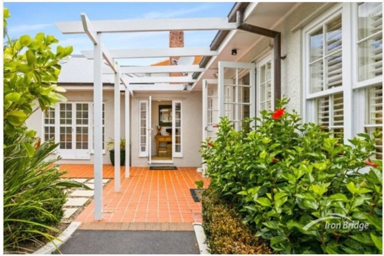 Photo of property in 232 Lake Road, Hauraki, Auckland, 0622