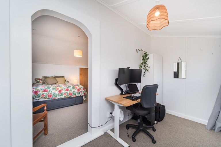 Photo of property in 103 Featherston Street, Takaro, Palmerston North, 4412