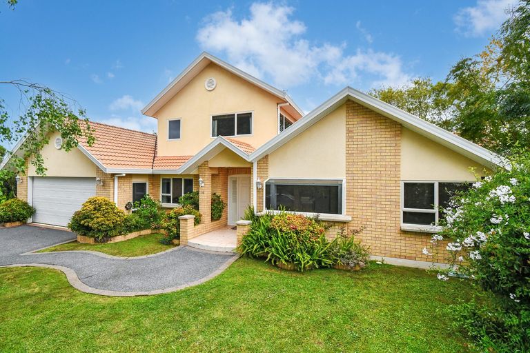 Photo of property in 15 Len Garlick Place, Pahurehure, Papakura, 2113