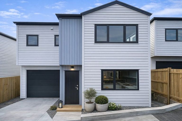 Photo of property in 17b Trinidad Road, Sunnynook, Auckland, 0620