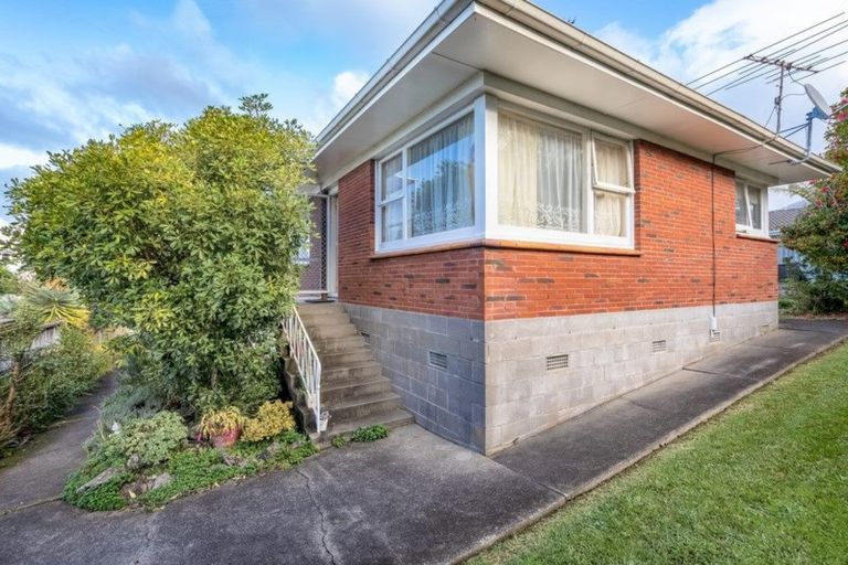 Photo of property in 2/30 Portadown Avenue, Pakuranga Heights, Auckland, 2010