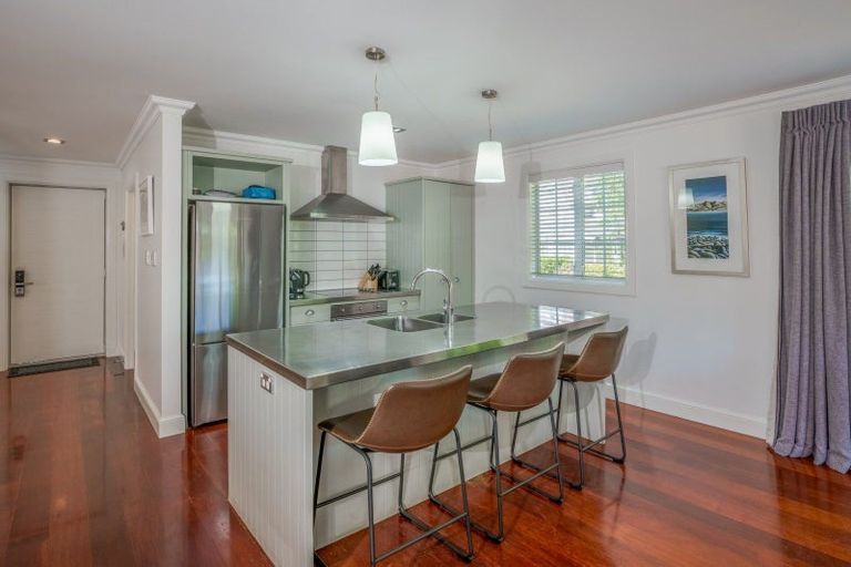 Photo of property in 16 Chapel Street, Russell, 0202