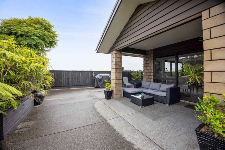Photo of property in 17 Wentworth Lane, Waiwhakaiho, New Plymouth, 4312
