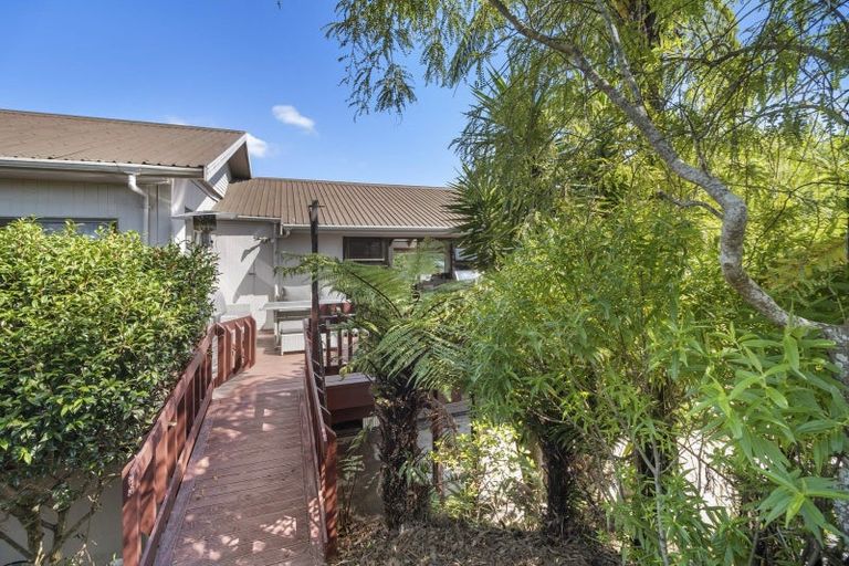 Photo of property in 15a Selwyn Street, Lower Vogeltown, New Plymouth, 4310